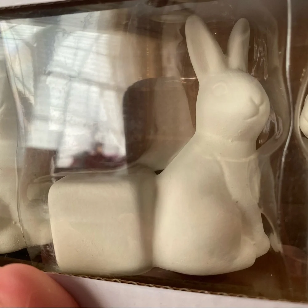 Target Bullseye Easter Bunny Plant Stand Figurals 3 Count White NWT